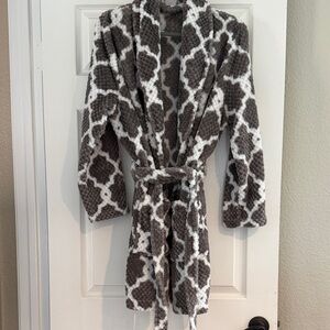 Cozy Plush Gray & White Geometric Women's Robe with Tie Belt